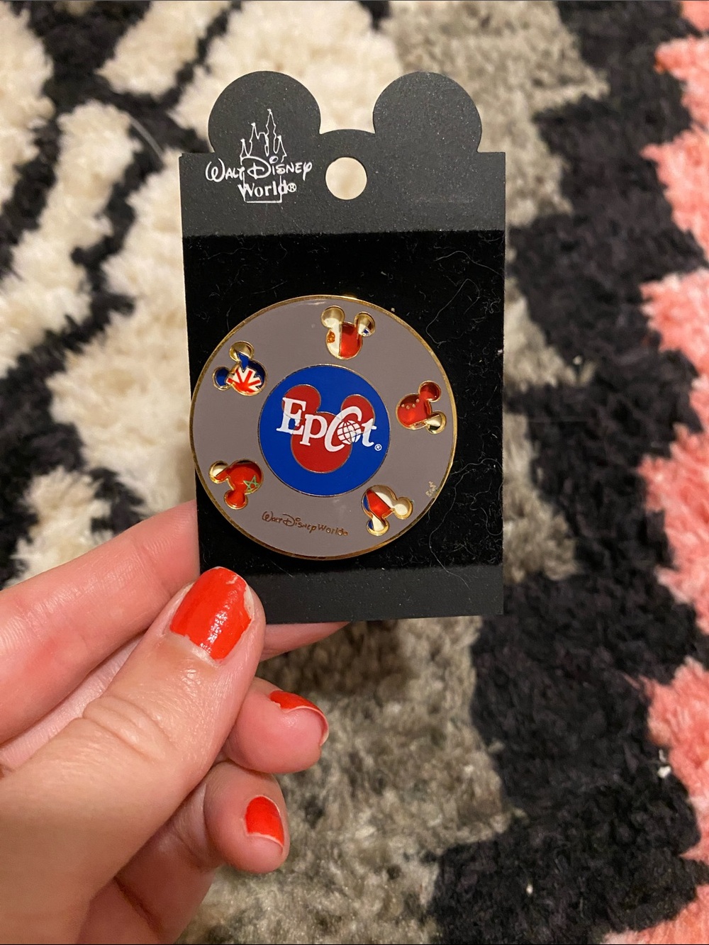 NWT Vintage Rare Walt Disney World Epcot Spinner Collectible Pin